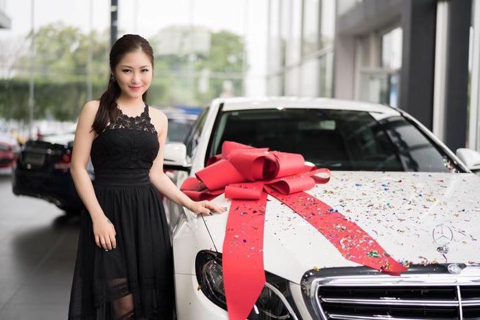 Sao Việt mới đôi mươi đã sở hữu nhà lầu, xe hơi, tài sản bạc tỉ