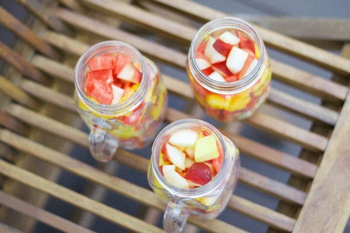 Đẹp mắt với các món salad đựng trong lọ thủy tinh