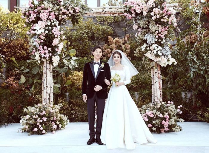 Toà vừa thông báo ly dị, Song Hye Kyo liền dứt tình xoá hết hình chồng