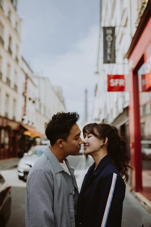Trấn Thành–Hari Won ngọt như “mía lùi”: Khóa môi đắm đuối tại Paris