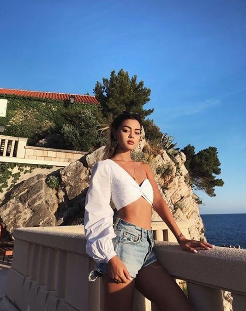 Tuyệt chiêu phối đồ kéo mét rưỡi thành mét 7 của Lily Maymac