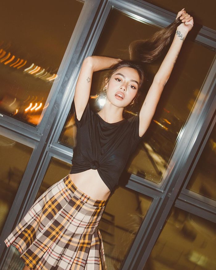 Tuyệt chiêu phối đồ kéo mét rưỡi thành mét 7 của Lily Maymac