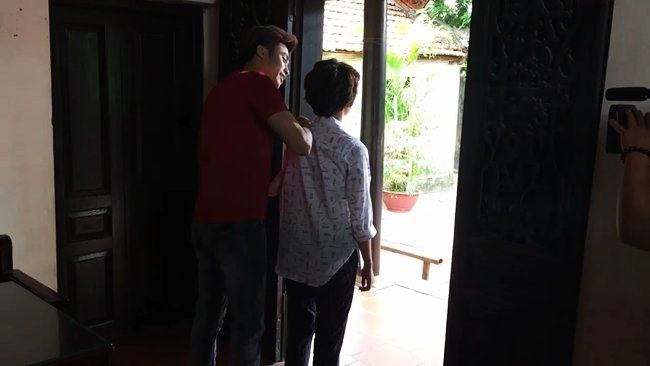 Dương nghĩ quẩn khi nghe tin chị Huệ và bố Bảo yêu nhau