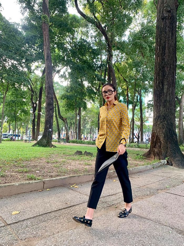 Đông Nhi lộ diện với nhẫn siêu to, Linh và Xinh hội ngộ đi xử tiểu tam
