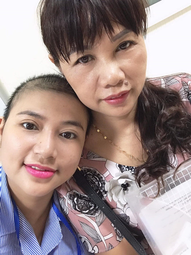 Vợ xinh đẹp cắt một ngực trị ung thư, chồng khen Em vẫn đẹp nhất