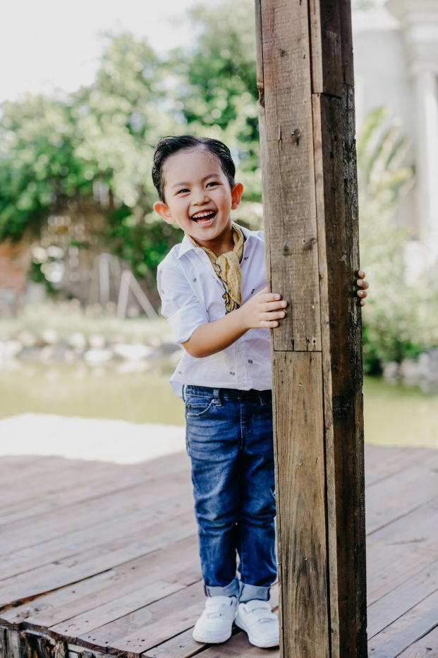 Nhảy giỏi lại đẹp trai chuẩn soái ca, quý tử nhà Khánh Thi làm netizen