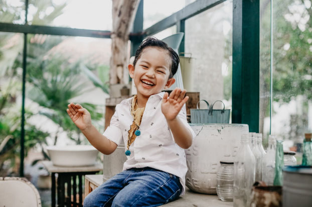 Nhảy giỏi lại đẹp trai chuẩn soái ca, quý tử nhà Khánh Thi làm netizen