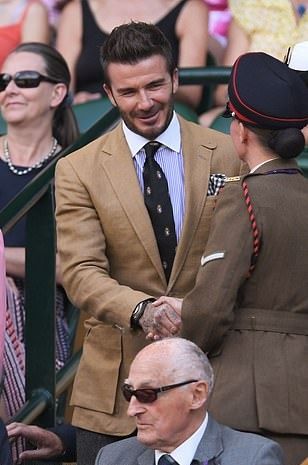 Xuất hiện tại Wimbledon, David Beckham lại gây sốt vì quá đẹp trai