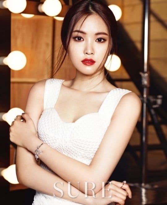 10 nữ thần tượng có bờ vai quyến rũ nhất Kpop