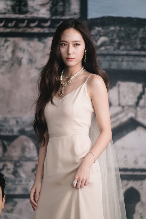 10 nữ thần tượng có bờ vai quyến rũ nhất Kpop