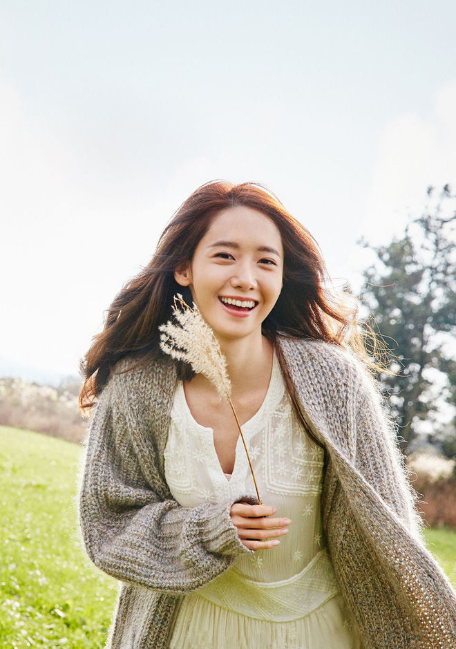 29 tuổi Yoona chứng minh nhan sắc nữ thần chỉ với tóc bím, quần yếm