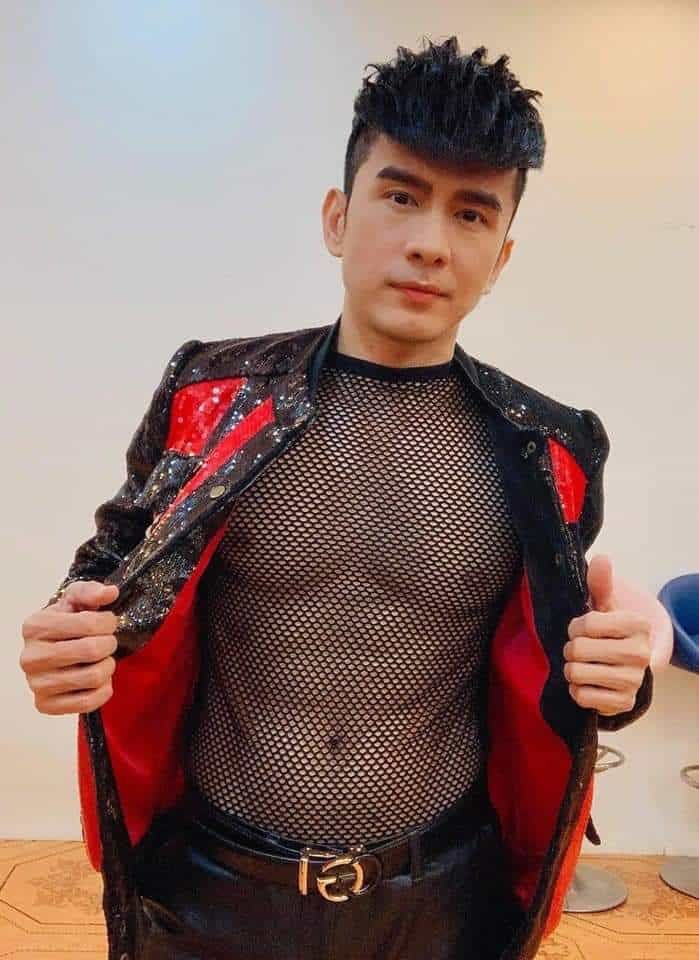 Ảnh hot sao Việt: Kỳ Duyên đáp trả sau khi ngoáy mũi bị chê