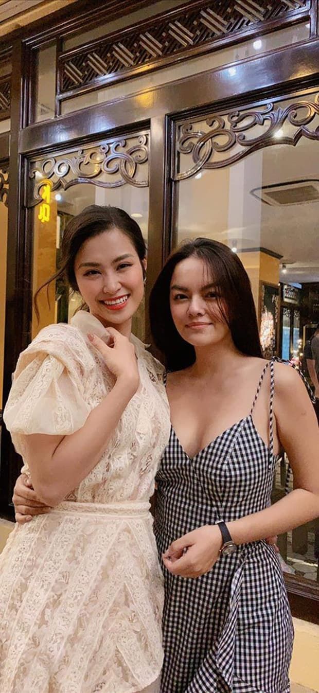 Ảnh hot sao Việt: Ngọc Trinh mặc bikini bé xíu sau màn khoe thân 100%
