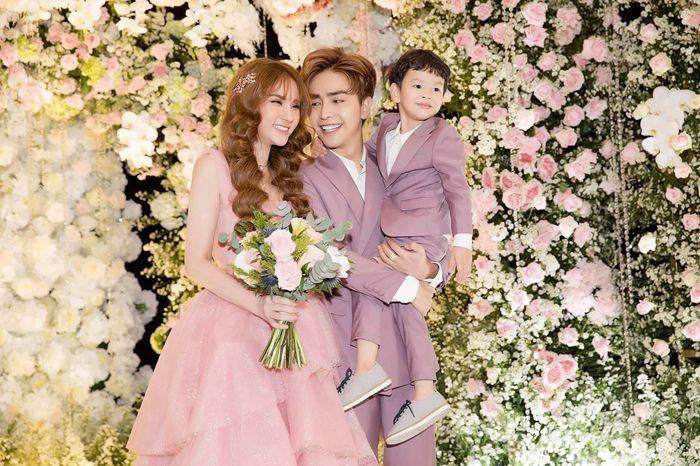 Các thành viên Mây Trắng đều không gặp may trong chuyện tình cảm