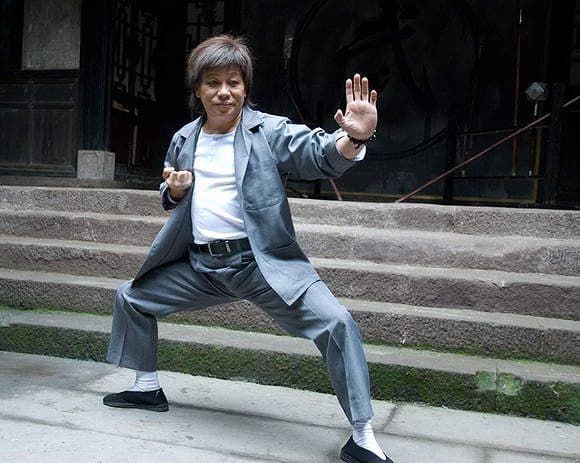 Các vua võ thuật xứ Trung: Người ngồi xe lăn, người bị vợ con bỏ
