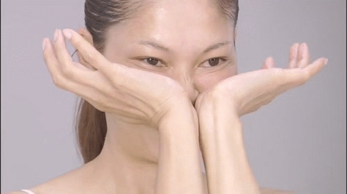 Cách giữ làn da sáng mịn như gái đôi mươi nhờ massage kiểu người Nhật