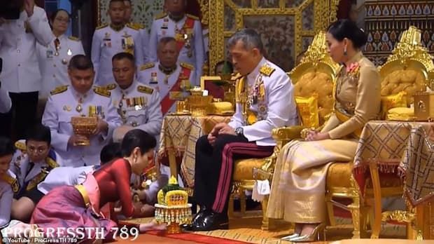 Câu chuyện chung chồng của Hoàng hậu và Thứ phi Thái Lan