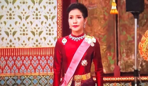 Câu chuyện chung chồng của Hoàng hậu và Thứ phi Thái Lan