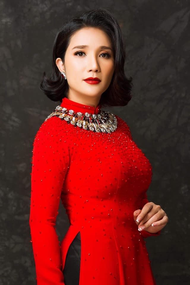 Cùng là bà mối show hẹn hò nhưng Cát Tường và Nam Thư đều lận đận