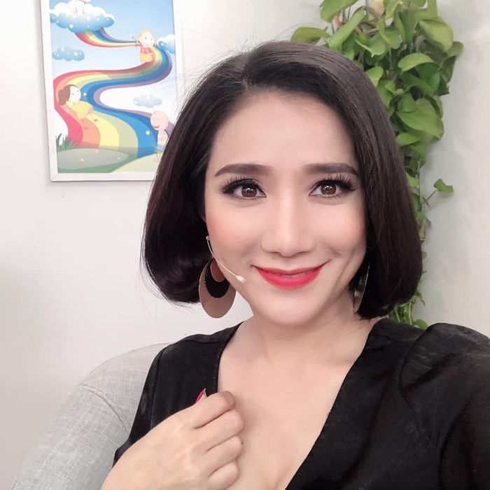 Cùng là bà mối show hẹn hò nhưng Cát Tường và Nam Thư đều lận đận