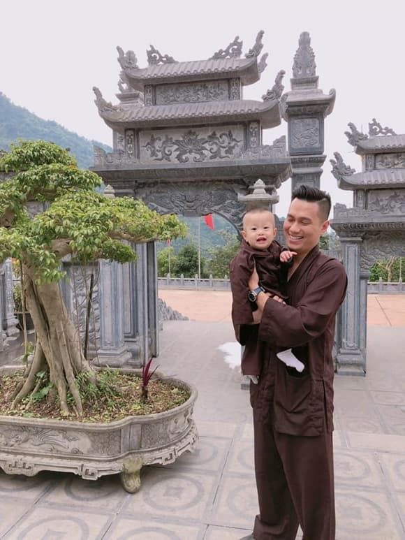 Cuộc chiến đòi quyền nuôi con không hồi kết giữa sao Việt và người cũ