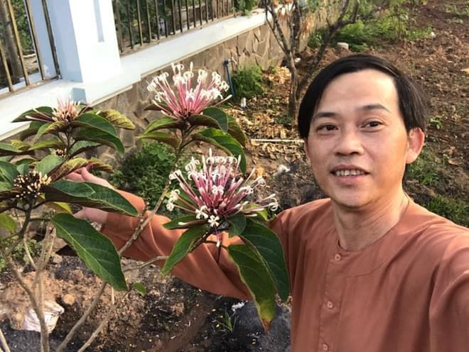 Cuộc sống giản dị của Hoài Linh sau tin giải nghệ