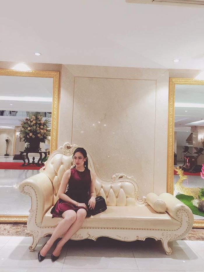 Cuộc sống sang chảnh của hot girl bị đồn là người mới của Quang Hải