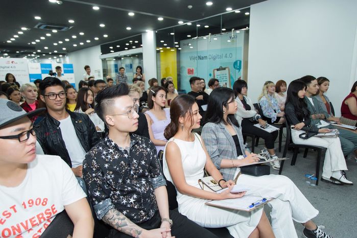 Dàn Creators thế hệ Z hội tụ về workshop của YAN & Google