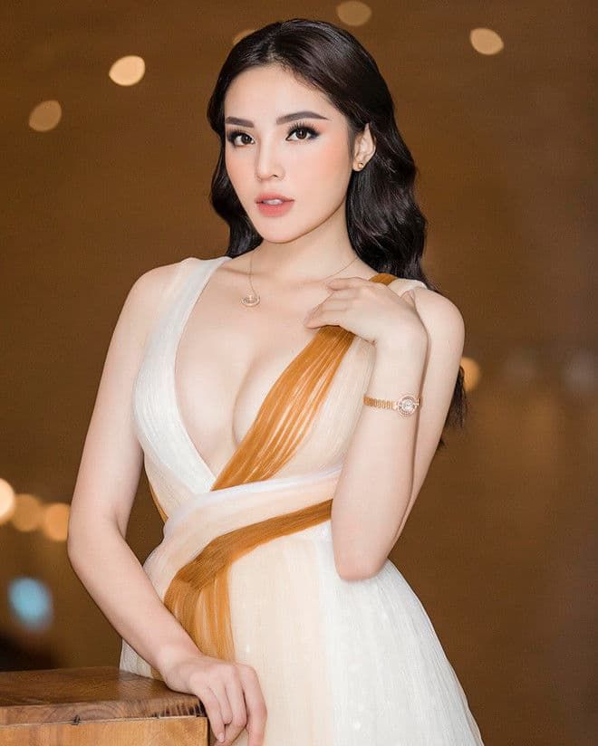 Điểm mặt những Hoa hậu, Á hậu xuất thân từ lò Đại học Ngoại thương