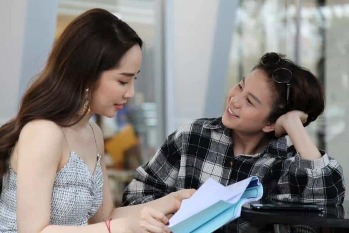 Đông Nhi đọ sắc chín mười với em chồng, Tuấn Hưng phờ phạc vì chăm vợ