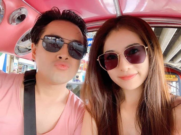 Đông Nhi đọ sắc chín mười với em chồng, Tuấn Hưng phờ phạc vì chăm vợ