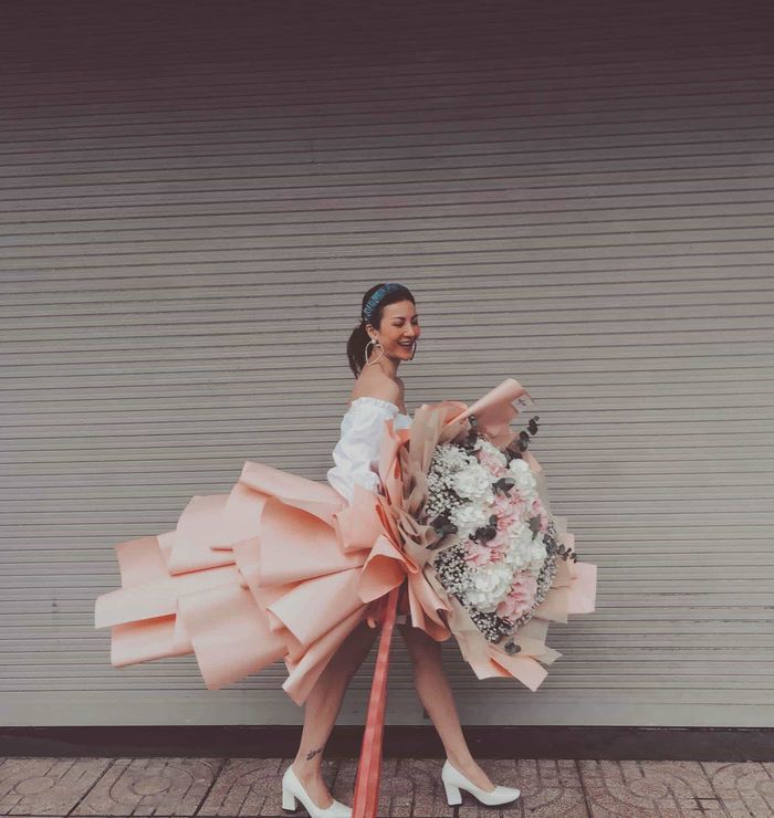 Đông Nhi đọ sắc chín mười với em chồng, Tuấn Hưng phờ phạc vì chăm vợ