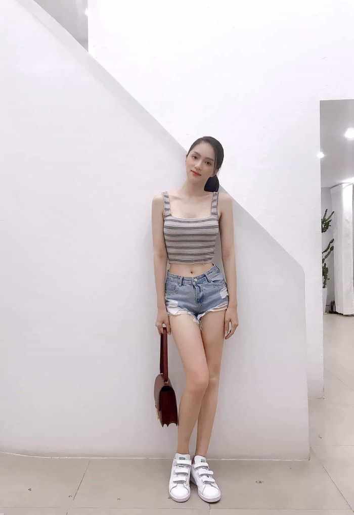 Đông Nhi đọ sắc chín mười với em chồng, Tuấn Hưng phờ phạc vì chăm vợ