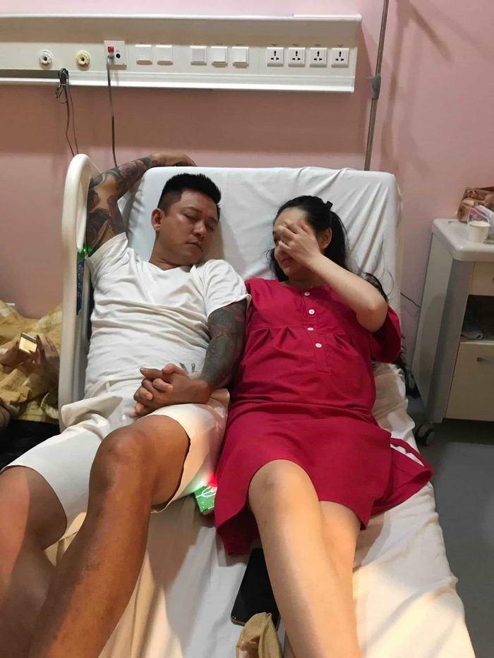 Đông Nhi đọ sắc chín mười với em chồng, Tuấn Hưng phờ phạc vì chăm vợ