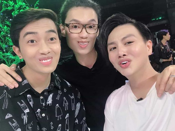 Đông Nhi đọ sắc chín mười với em chồng, Tuấn Hưng phờ phạc vì chăm vợ