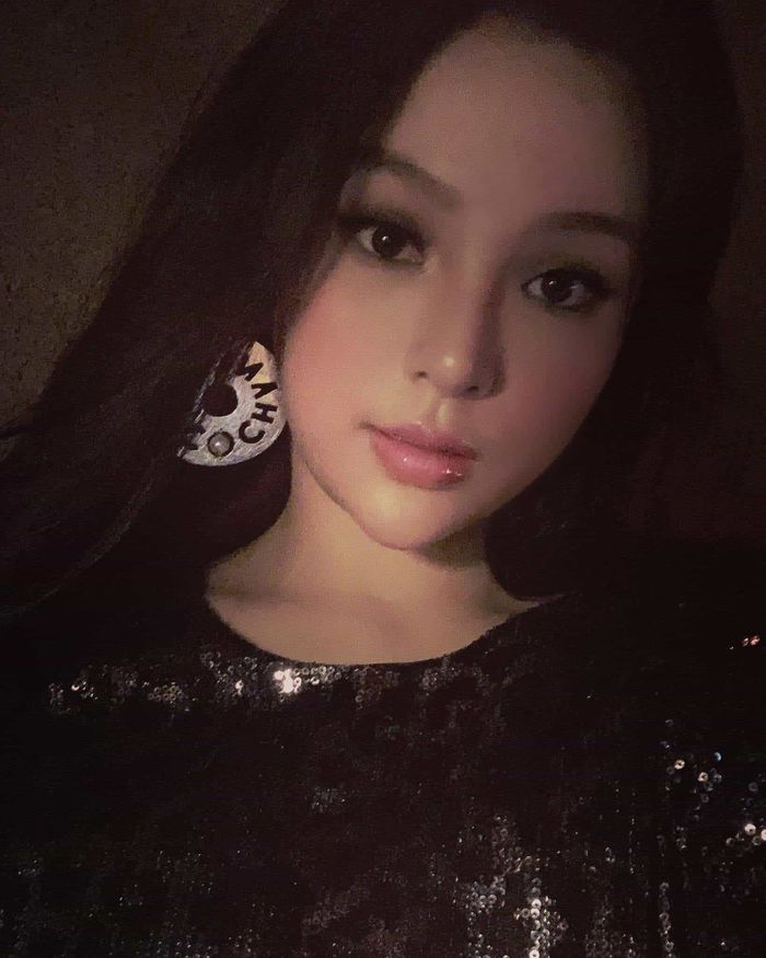 Đông Nhi đọ sắc chín mười với em chồng, Tuấn Hưng phờ phạc vì chăm vợ