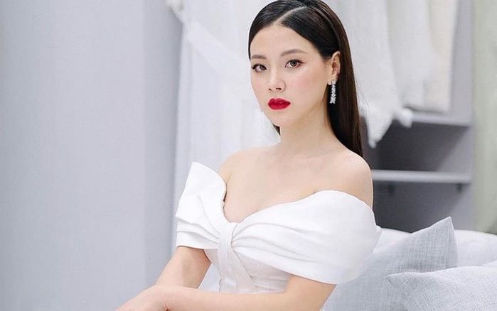 Đụng hàng với Baifern Chiếc lá bay, Nhã Phương lép vế vì màu son