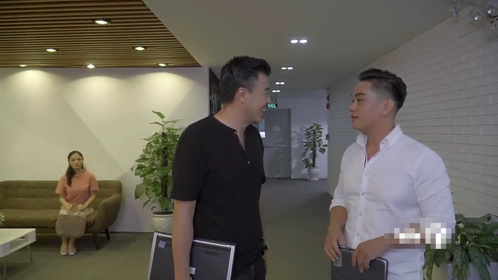 Đừng vội trách Huệ “làm cao”, hãy nhìn Thư để thấy con gái cần vậy