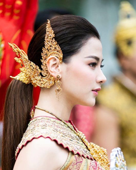 Giữ gìn nhan sắc như nữ chính “Chiếc lá cuốn bay”