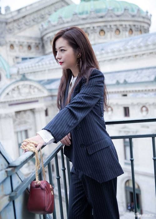Góc nghiêng thần thánh của sao nữ Hoa ngữ