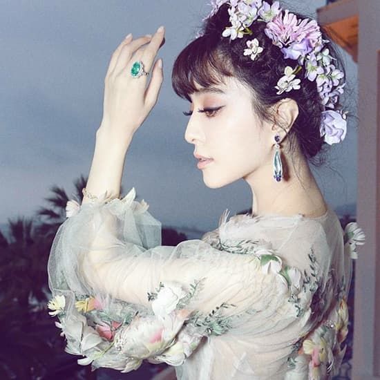 Góc nghiêng thần thánh của sao nữ Hoa ngữ
