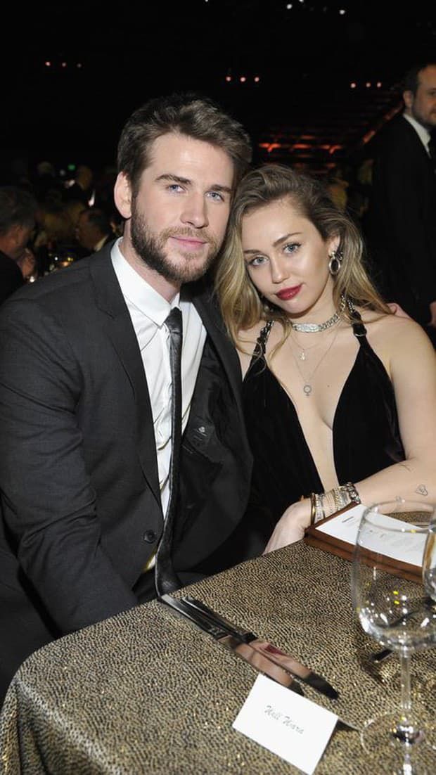 Hành trình 1 thập kỷ yêu, cưới - hợp, tan của Miley và Liam