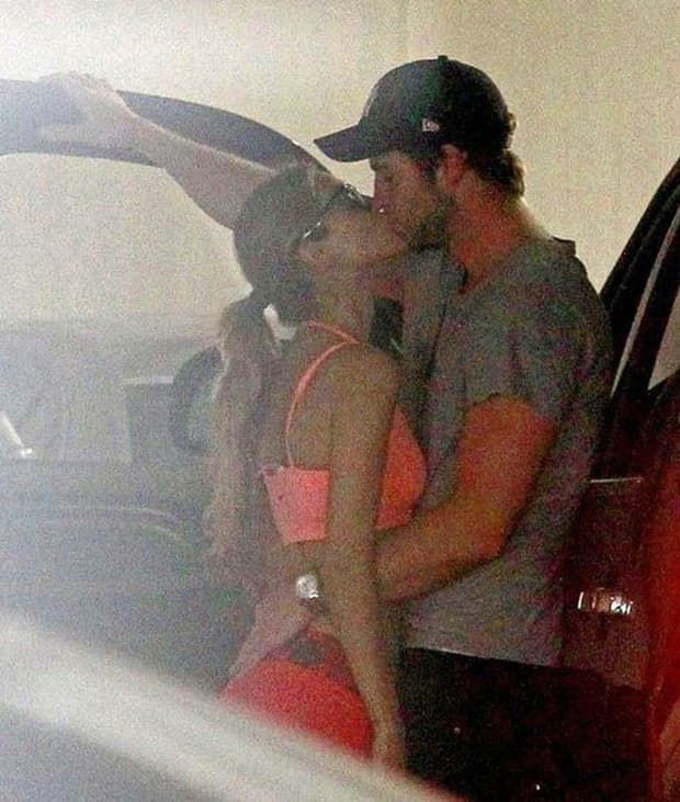 Hành trình 1 thập kỷ yêu, cưới - hợp, tan của Miley và Liam