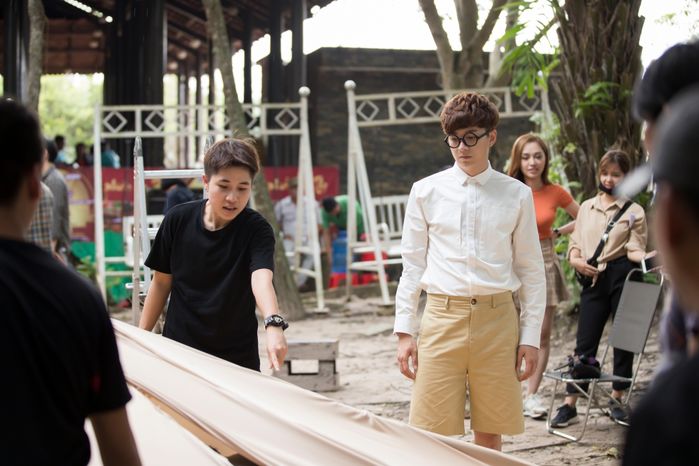 Hé lộ hình ảnh hậu trường MV Truyền Thái Y của Ngô Kiến Huy