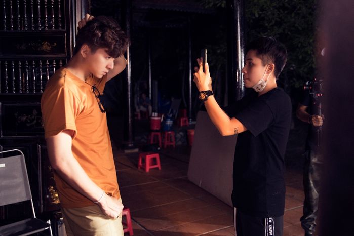 Hé lộ hình ảnh hậu trường MV Truyền Thái Y của Ngô Kiến Huy
