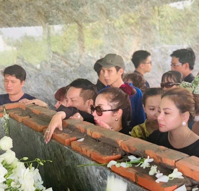 Hoài Linh và dàn sao Việt kể về kỷ niệm cũ khi tiễn biệt Thành Giao