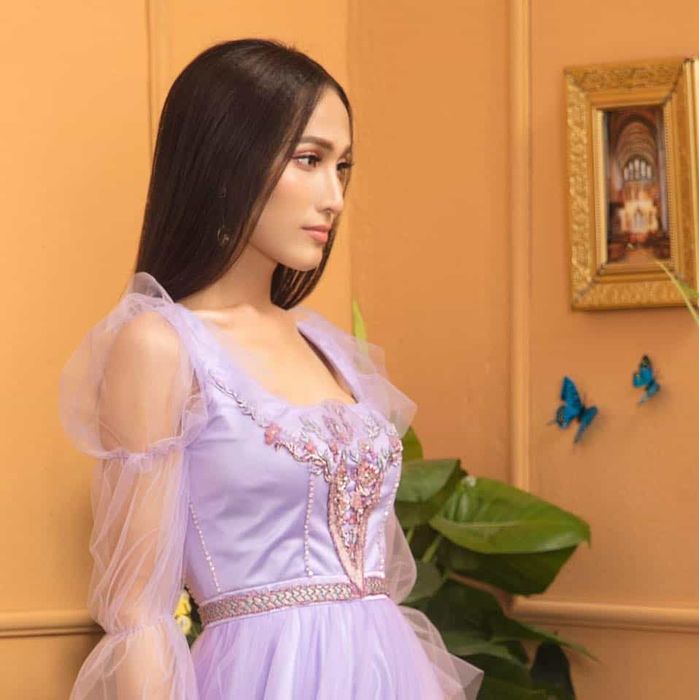 Chuyện đời của mỹ nữ chuyển giới Vbiz: Hương Giang tỏa sáng