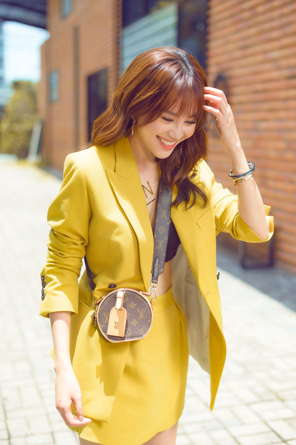 Items “nửa kín nửa hở” là “chân ái của Ninh Dương Lan Ngọc