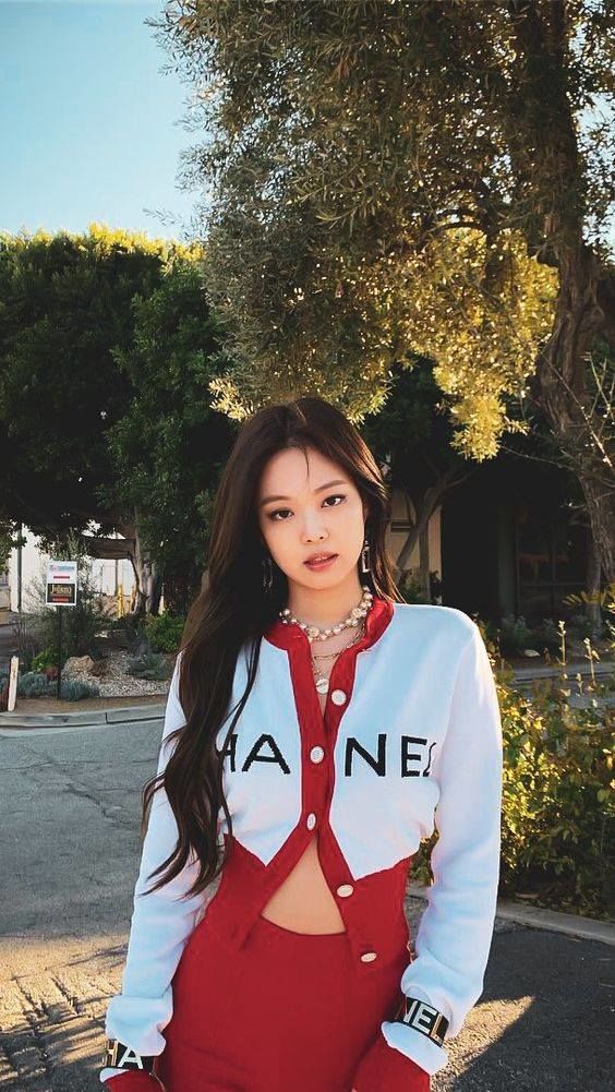 Jennie (BLACK PINK) là nữ hoàng sở hữu cơ thể với tỷ lệ hoàn hảo