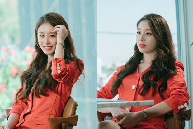 Ji Yeon chặt đẹp nữ chính trong buổi họp báo phim mới